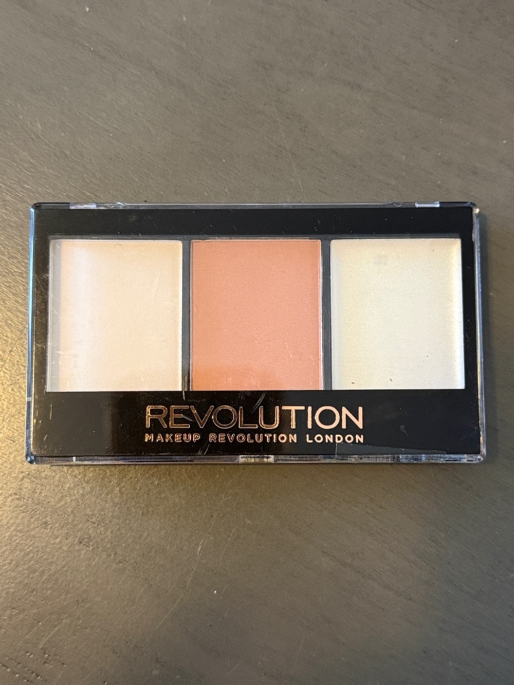 🌻 Makeup Revolution Ultra Contour Kit in Lightening F02